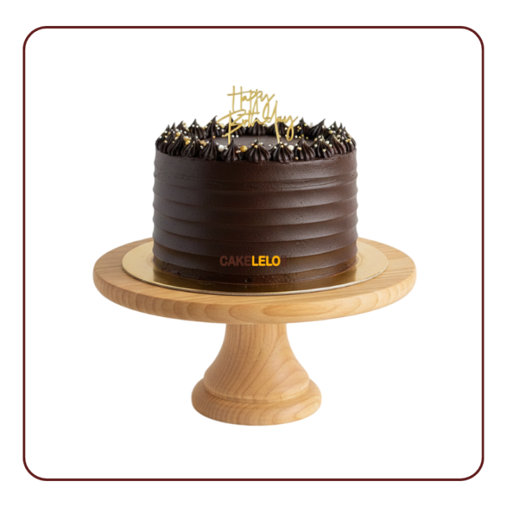 Use this caption to highlight the premium aesthetic of the cake.