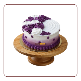 Black Currant Cake by Cakelelo – Fruity, Creamy Delight with Real Black Currants